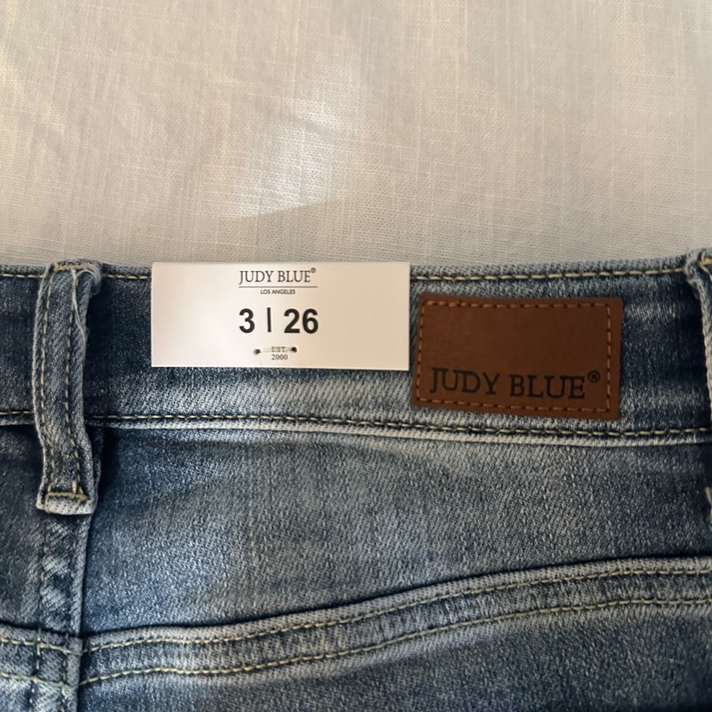 Judy Blue Ashley Mid Rise Bootcut Jeans (3/26) - Picture 6 of 8